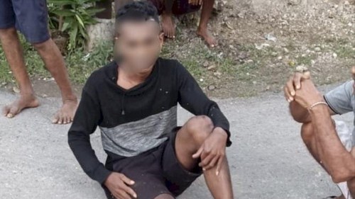 Pencuri helm di Jalan Sam Ratulangi V, Kelurahan Oesapa Barat, Kecamatan Kelapa Lima, Kota Kupang, NTT, Jumat (24/04/2026). (Dok. Polsek Kota Lama).