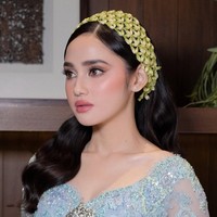 Syifa cantik paripurna berkat riasan yang dikreasikan makeup artist Marlene Hariman. Foto: Instagram/@marlenehariman @kesharatuliu05