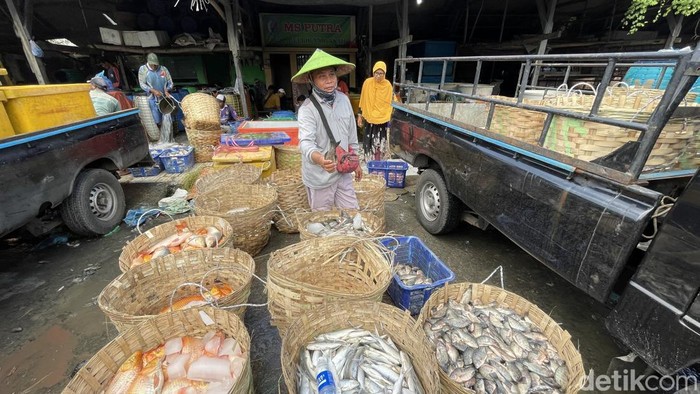Penjual di Pasar Ikan Lamongan