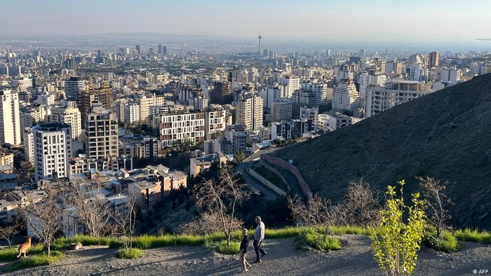 Kelangkaan Barang dan Ketakutan Menghantui Masyarakat Iran