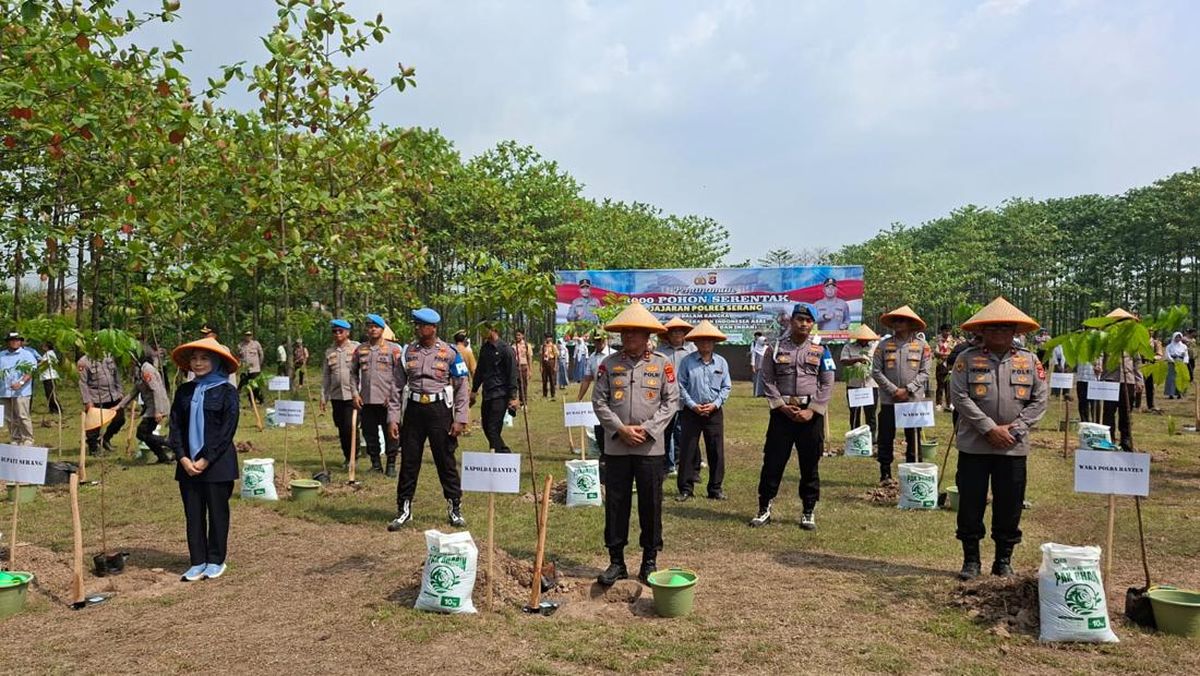 Gerakan Indonesia Asri, Polres Serang Tanam 3.000 Pohon di Lahan Nganggur? — INDONESIA — ERYU PROJECT
