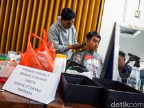 Potong Rambut Gratis di Balai Kota, Warga Depok Antusias