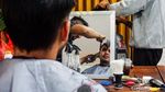Potong Rambut Gratis di Balai Kota, Warga Depok Antusias
