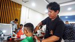 Potong Rambut Gratis di Balai Kota, Warga Depok Antusias