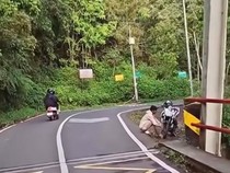 Terungkap Kemiripan 2 Tragedi Bunuh Diri di Jembatan Cangar