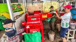 Melihat Sampah Organik Disulap Jadi Arang Ramah Lingkungan