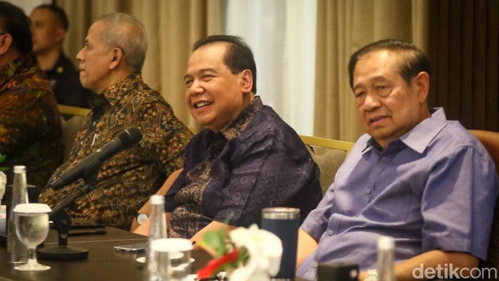 SBY dan Chairul Tanjung saat menghadiri rapat penyelenggaraan SBY Cup 2026 di Hyatt Regency Yogyakarta, Jumat (24/4/2026).