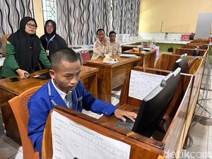 Kisah Rehan Anak Kuli Bangunan Pinrang Belajar Lewat HP-Raih Penghargaan NASA