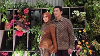 Dia jarang banget marah dan orangnya soft spoken banget bapak RB itu, kata Syahrini. Foto: Instagram/@princessyahrini