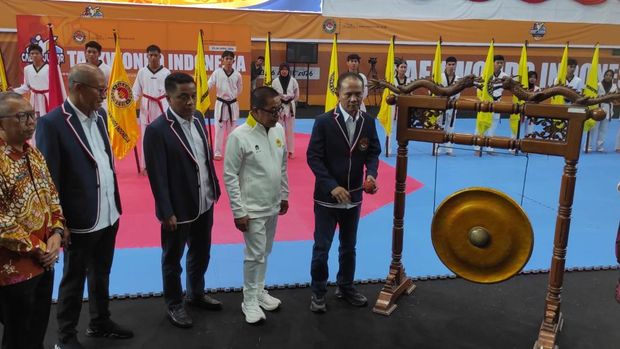 Kejurnas Taekwondo digelar di GOR Serbaguna Stadion Kadrie Oening pada 23–25 April 2026. Ini menjadi panggung untuk para petarung muda Indonesia.