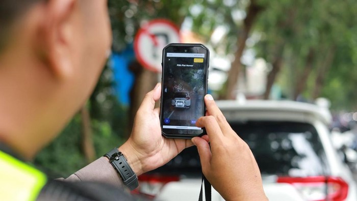 Tilang Elektronik Mobile Mulai Berlaku di Gresik