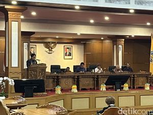 Giri Prasta Jawab Sorotan Inkonsistensi Perubahan Perda Pajak dan Retribusi Bali