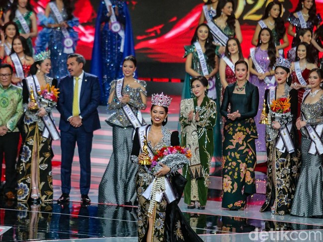 Pemilihan Puteri Indonesia 2026 turut melibatkan tokoh dari pemerintahan dan figur publik sebagai dewan juri. Mereka antara lain Menteri Pariwisata Widiyanti Putri Wardhana, Gubernur Maluku Utara Sherly Tjoanda, Menteri UMKM Maman Abdurrahman, dan Ashanty. (Foto: Andhika Prasetia/DetikFoto)