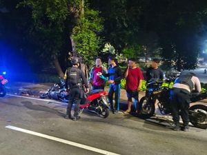 Patroli di Jaktim, Brimob Polda Metro Bubarkan Balap Liar di Jalan Malaka