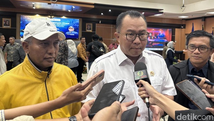 Deputi Bidang Koordinasi Pemberdayaan Desa, Desa Tertinggal dan Desa Tertentu, Kementerian Koordinator (Kemenko) Bidang Pemberdayaan Masyarakat Abdul Haris