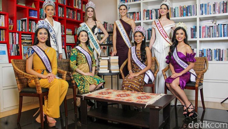 Pesona Juara Puteri Indonesia 2026 & 4 Ratu Kecantikan Dunia Saat di Jakarta
