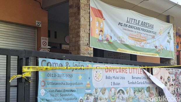 Lokasi tempat penitipan anak (daycare) usai digrebek polisi karema diduga melakukan penganiayaan terhadap anak di Sorosutan, Umbulharjo, Kota Jogja, Sabtu (25/4/2026).