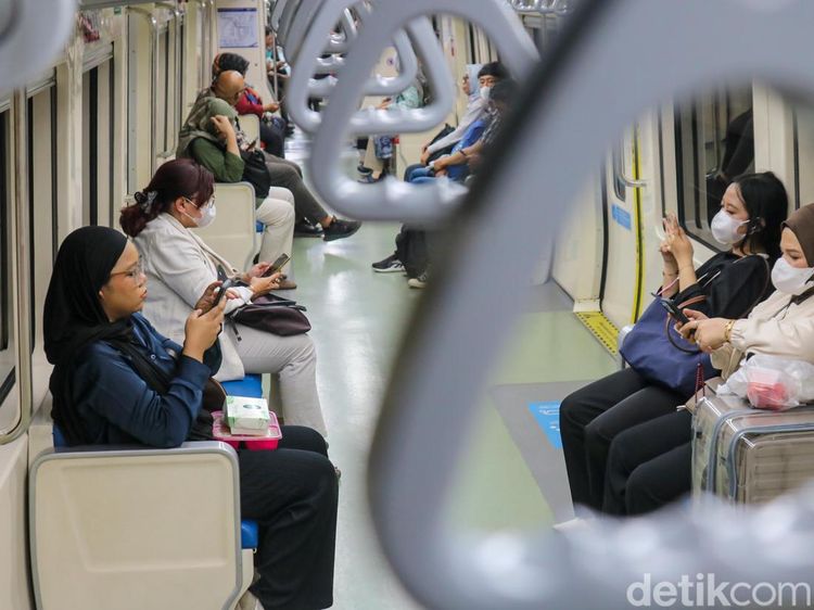 LRT Jabodebek Catat Lonjakan Penumpang