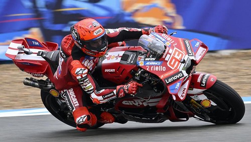 JEREZ, SPAIN - APRIL 25: Ducati Lenovo rider Marc Marquez (C) is seen in action during the qualifying sessions of the MotoGP Spanish Grand Prix, the fourth round of the 2026 World Championship, at the 4.42-kilometer Circuito de Jerez-Angel Nieto in Jerez de la Frontera, Spain on April 25, 2026. (Photo by Burak Akbulut/Anadolu via Getty Images)