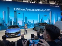 Omoda O4 Meluncur, SUV Kompak Bermesin Hybrid dan Listrik