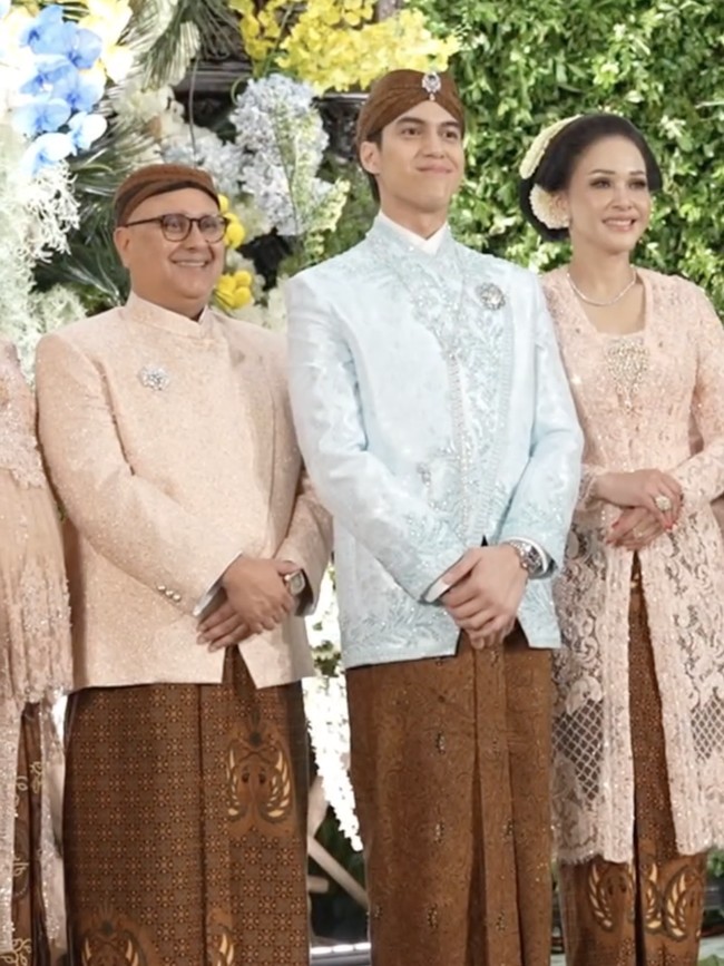 Gaya Maia Estianty Dampingi El Rumi Prosesi Siraman, Wejangannya Bikin Haru