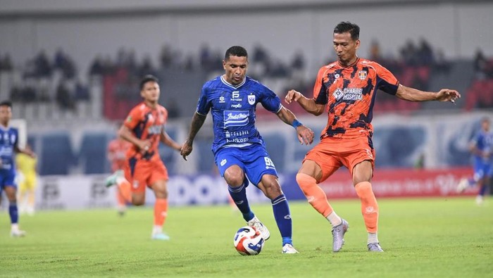 PSIS Semarang bermain imbang 0-0 melawan tamunya Kendal Tornado FC di babak pertama. 