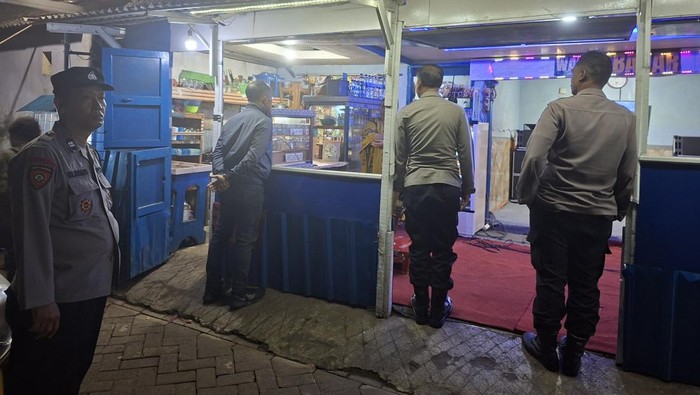 Razia warung diduga mengedarkan miras ilegal di Kota Malang