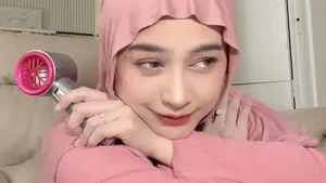 Makeup natural tapi hidungnya jadi highlight utama di foto terbaru Ricis. Foto: TikTok Ria Ricis