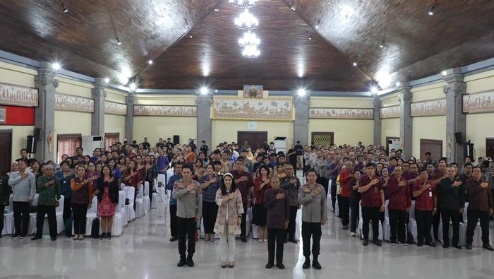 Talkshow Segitiga Ekosistem Perlindungan Anak di Lingkungan Sekolah di Gedung Presisi Polda Bali, Jumat (24/4/2026)