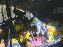 Ribuan Kosmetik Ilegal asal Malaysia Diselundupkan di Bawah Karung Beras