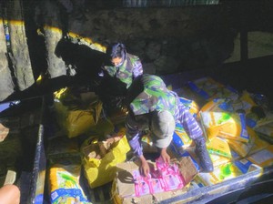 Ribuan Kosmetik Ilegal asal Malaysia Diselundupkan di Bawah Karung Beras