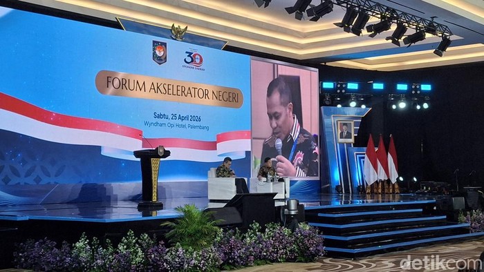 Wakil Bupati Bengkalis Bagus Santoso memberikan paparan di hadapan Wakil Menteri Dalam Negeri Bima Arya (Rio Roma Dhoni/detikcom)