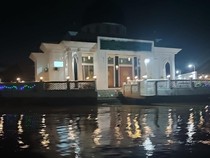 Video Melihat Keindahan Sungai Martapura di Malam Hari