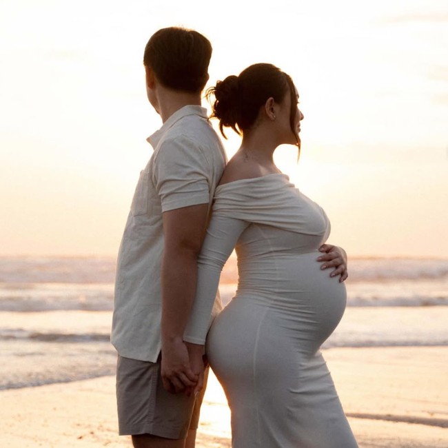 Potret Maternity Amanda Manopo di Tepi Pantai, Baby Bump Besar Curi Atensi
