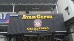 Ayam Gepuk Indonesia Menggila di Malaysia, Ini Restoran Favorit Warlok!