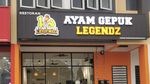 Ayam Gepuk Indonesia Menggila di Malaysia, Ini Restoran Favorit Warlok!