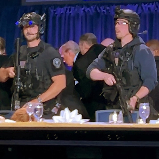 Detik-Detik Mencekam, Trump Dievakuasi Usai Pria Bersenjata Lepas Tembakan