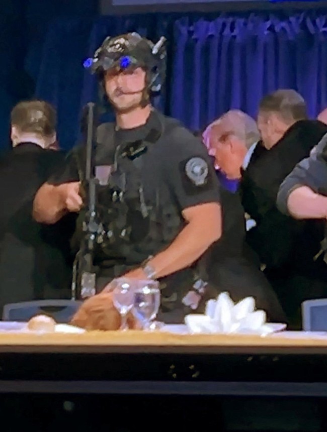 Detik-Detik Mencekam, Trump Dievakuasi Usai Pria Bersenjata Lepas Tembakan