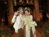 Foto-foto Pernikahan El Rumi dengan Syifa Hadju