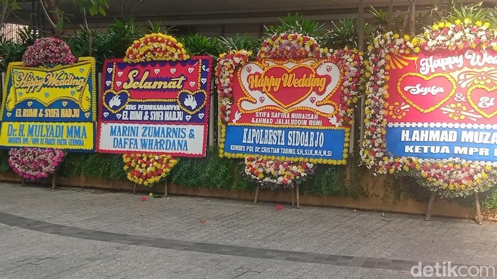 Suasana di tempat akad nikah El Rumi dengan Syifa Hadju