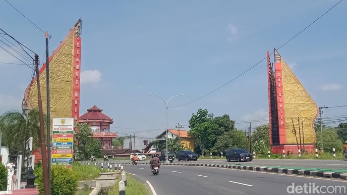 Gapura perbatasan Kabupaten Klaten.