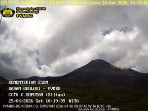 Gunung Soputan Waspada, Daerah Berbahaya Berada di Radius 2,5 Kilometer