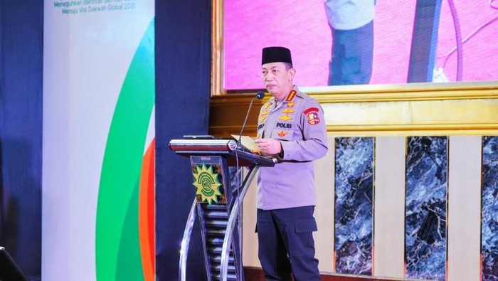 Kapolri Jenderal Listyo Sigit Prabowo di pembukaan Muktamar XIV Persis.