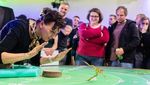 Lucu dan Seru, Peserta Pandu Katak di Kontes Frognight Kroasia