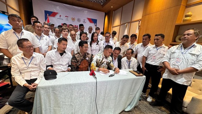 Kepengurusan Muay Thai Indonesia periode 2026-2030 yang diketuai Nadiem Al-Farrel.