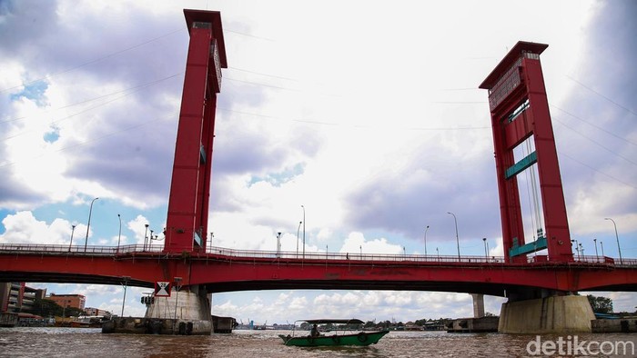 Potret Kehidupan di Sungai Musi, Ikon Hidup Kota Palembang
