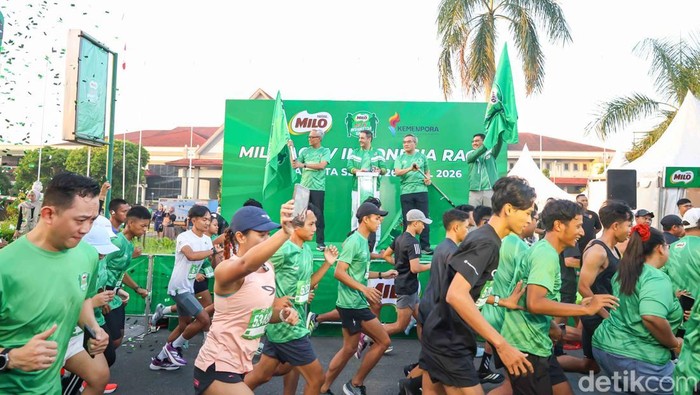 Yogyakarta menjadi kota pembuka rangkaian ajang lari 2026 yang berlangsung meriah dengan diikuti sekitar 4.500 pelari dari berbagai daerah. Kegiatan yang digelar di Jogja Expo Center pada Minggu (26/4/2026) ini menghadirkan kategori 5K dan 2,5K Family Run, serta menjadi salah satu event olahraga massal yang mendapat antusiasme tinggi dari masyarakat.