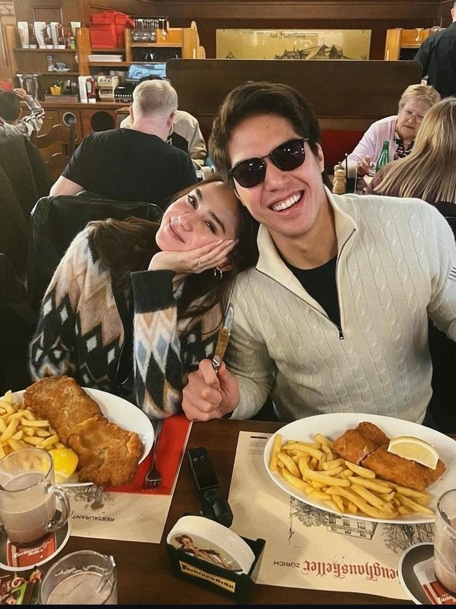 Romantisnya El Rumi dan Syifa Hadju saat Kulineran Seru di Luar Negeri