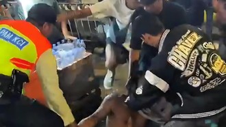 Pria Dipukuli di Bogor gegara Banting Gitar Pengamen Usai Tak Diberi Uang