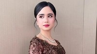 Penampilan Tissa Biani ditunjang oleh make up dari nooibeauty dan stylist oleh Imelda Untoro dan Minda Novianty. Foto: Instagram @nooibeauty